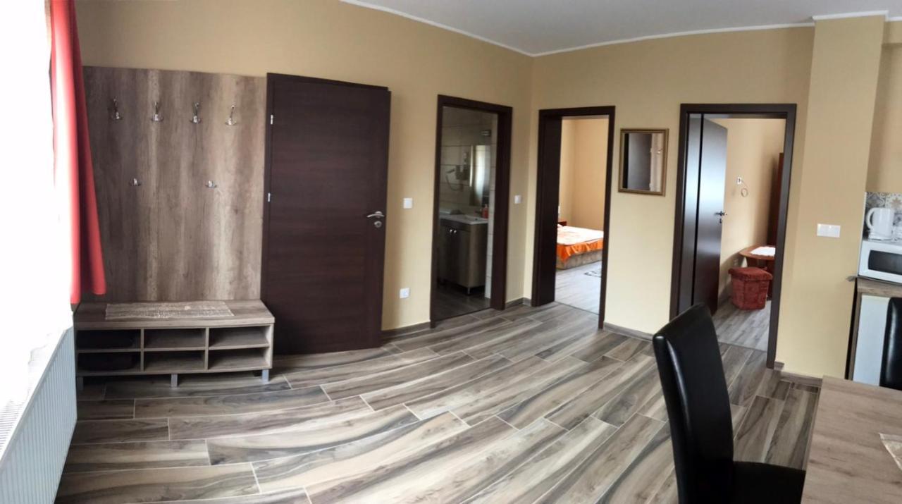 Adrienn Apartman Apartment Sarvar Luaran gambar